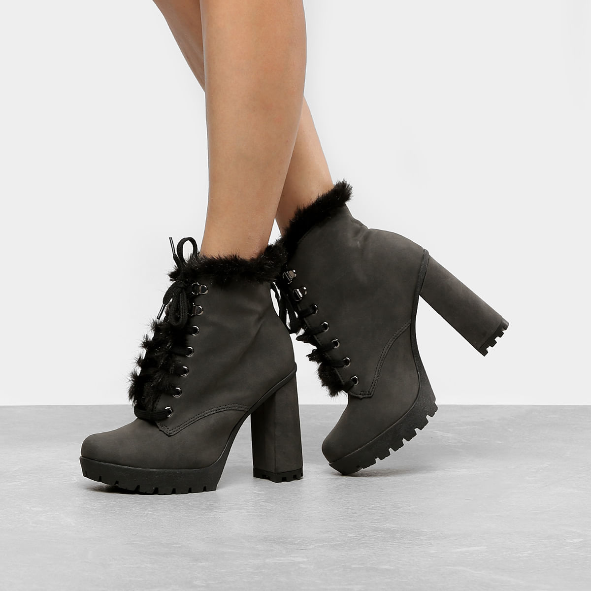 bota coturno com pelo