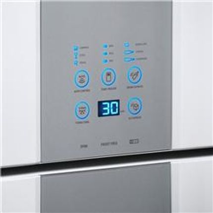 Congelador com muito gelo Congelador com muito gelo