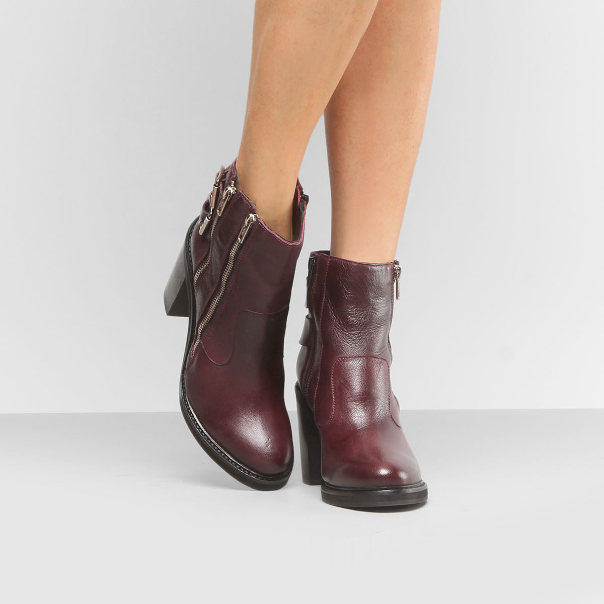 bota santa lolla fivelas